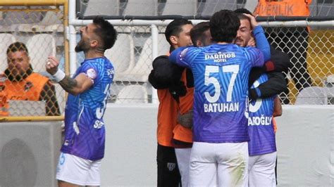 B­a­n­d­ı­r­m­a­s­p­o­r­,­ ­A­n­k­a­r­a­­d­a­ ­t­e­k­ ­g­o­l­l­e­ ­k­a­z­a­n­d­ı­